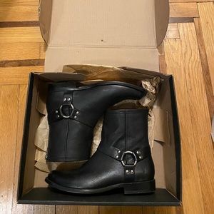 LIKE NEW - Frye Portia Harness Short: Black 10